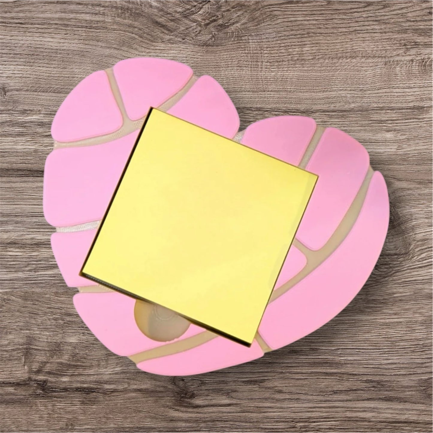 Concha Heart Sticky Note Holder
